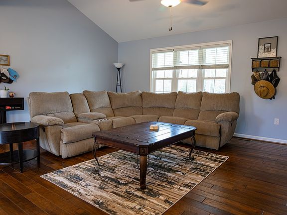 4th image of 4441 Pin Oak Rd