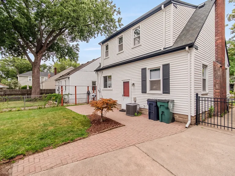 727 Forest Ave — Photo 13