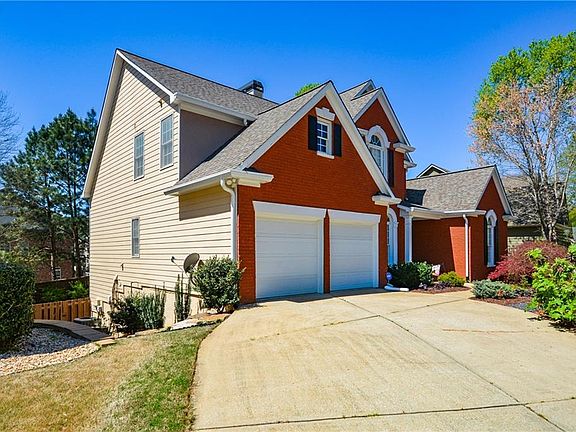 5th image of 404 Smithfield Ct SE