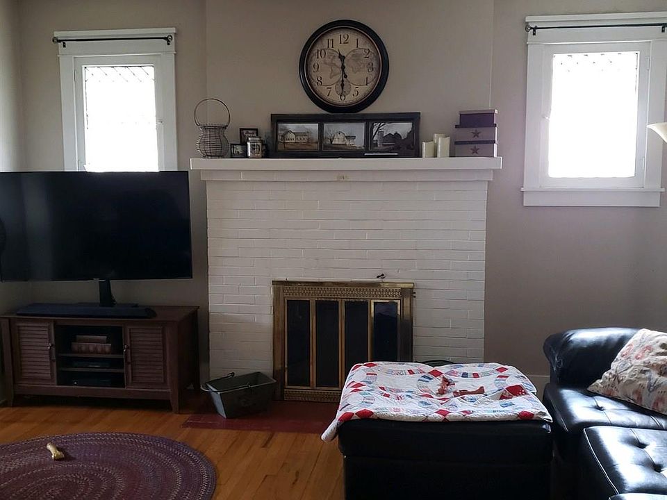 2nd image of 219 S Beech St