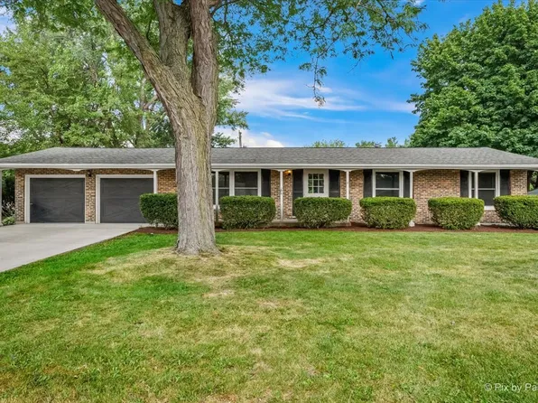 136 Scott Dr, Dundee, IL 60118