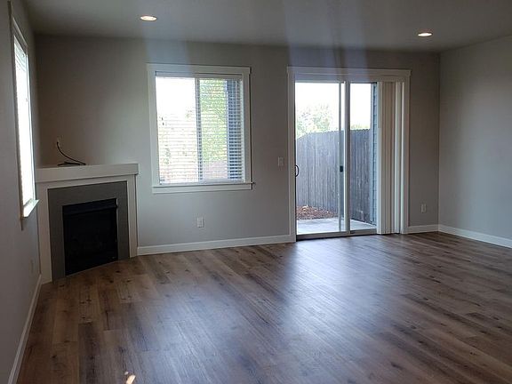 5th image of 3838 SE 165th Ct