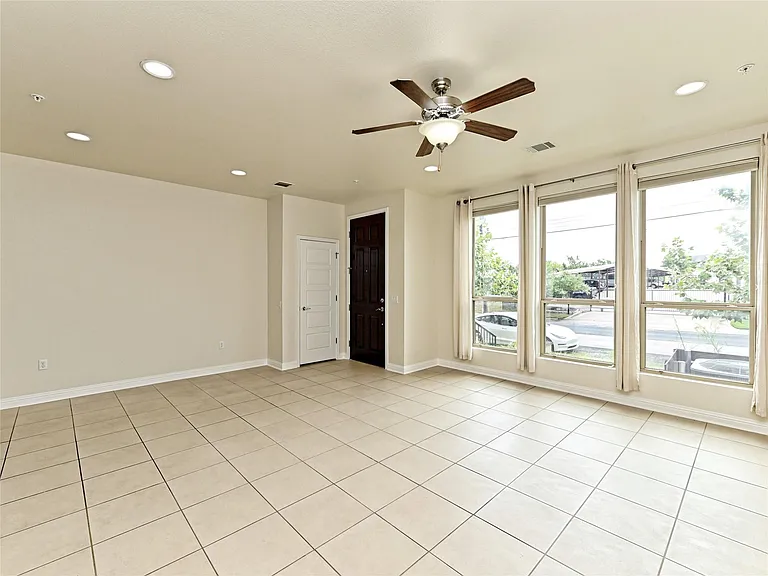 6814 E Riverside Dr #63 — Photo 4