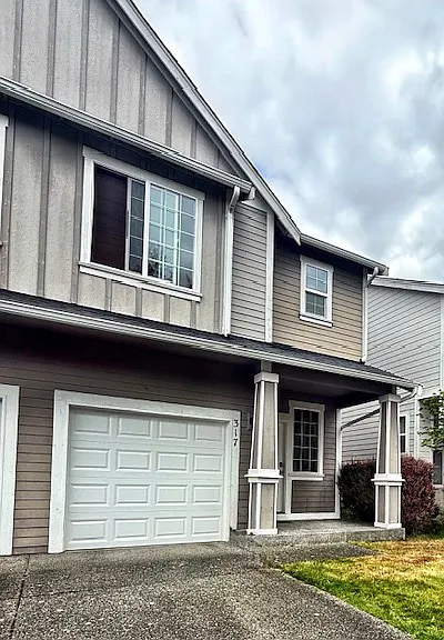 317 NE Miramar Cir #1 — Photo 3