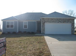 413 W Meriwood Ln, Edgerton, KS 66021