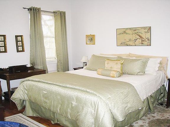 2nd image of 41 W 71st St APT 4E