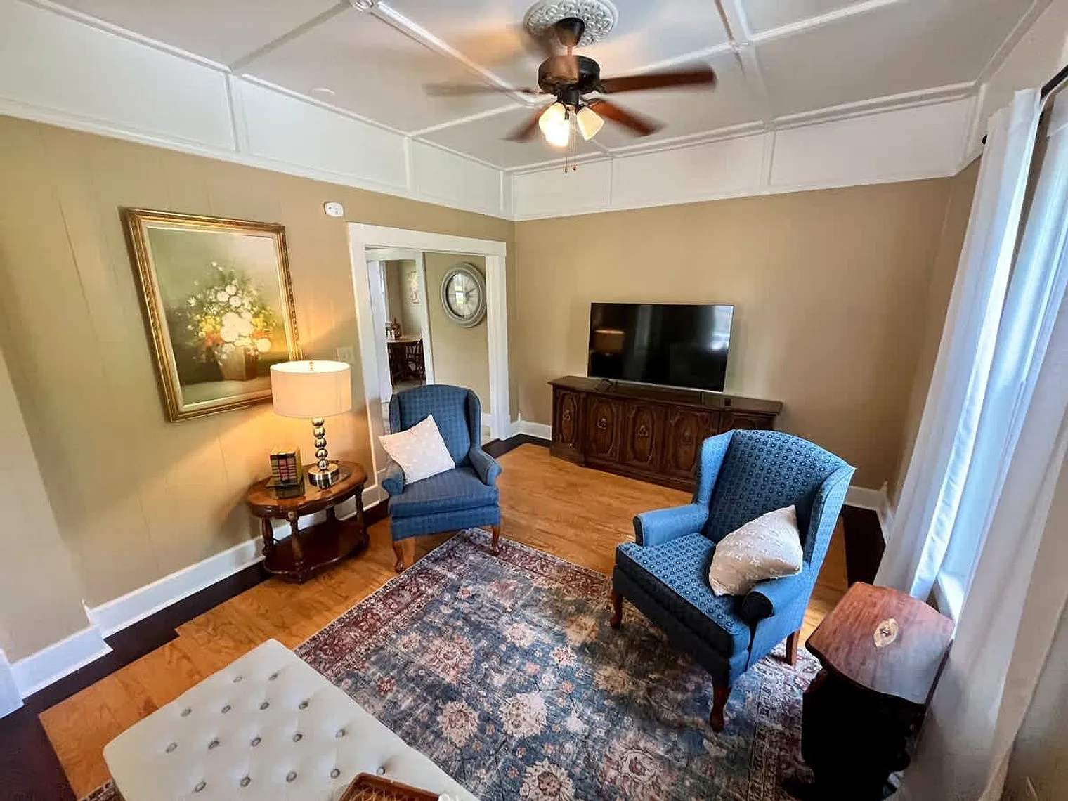 3 bed, 2.0 bath, 2045 sqft, $3,349 — Photo 3