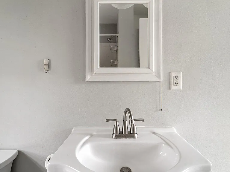 201 W Barnard St #3 — Photo 28