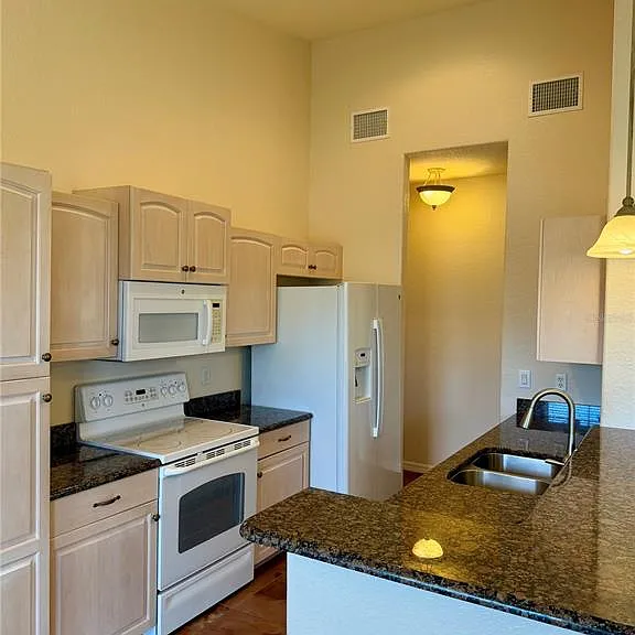 600 Gardens Edge Dr #633 — Photo 16