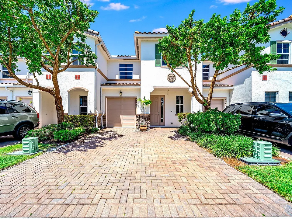 4543 Tara Cove Way