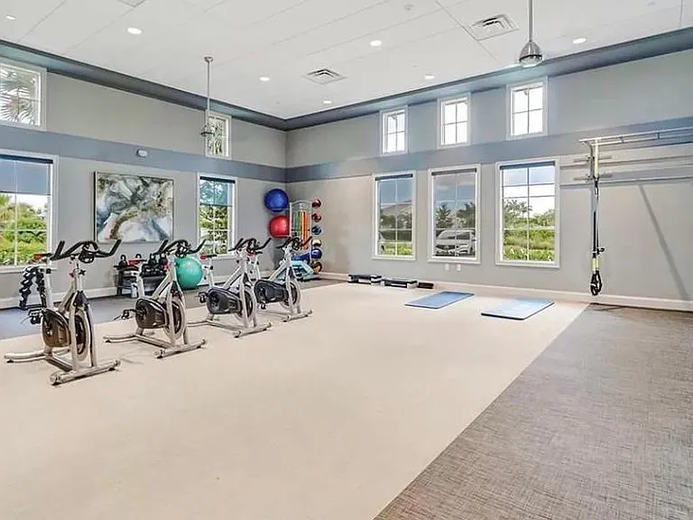 9134 Cayman Dr — Photo 31