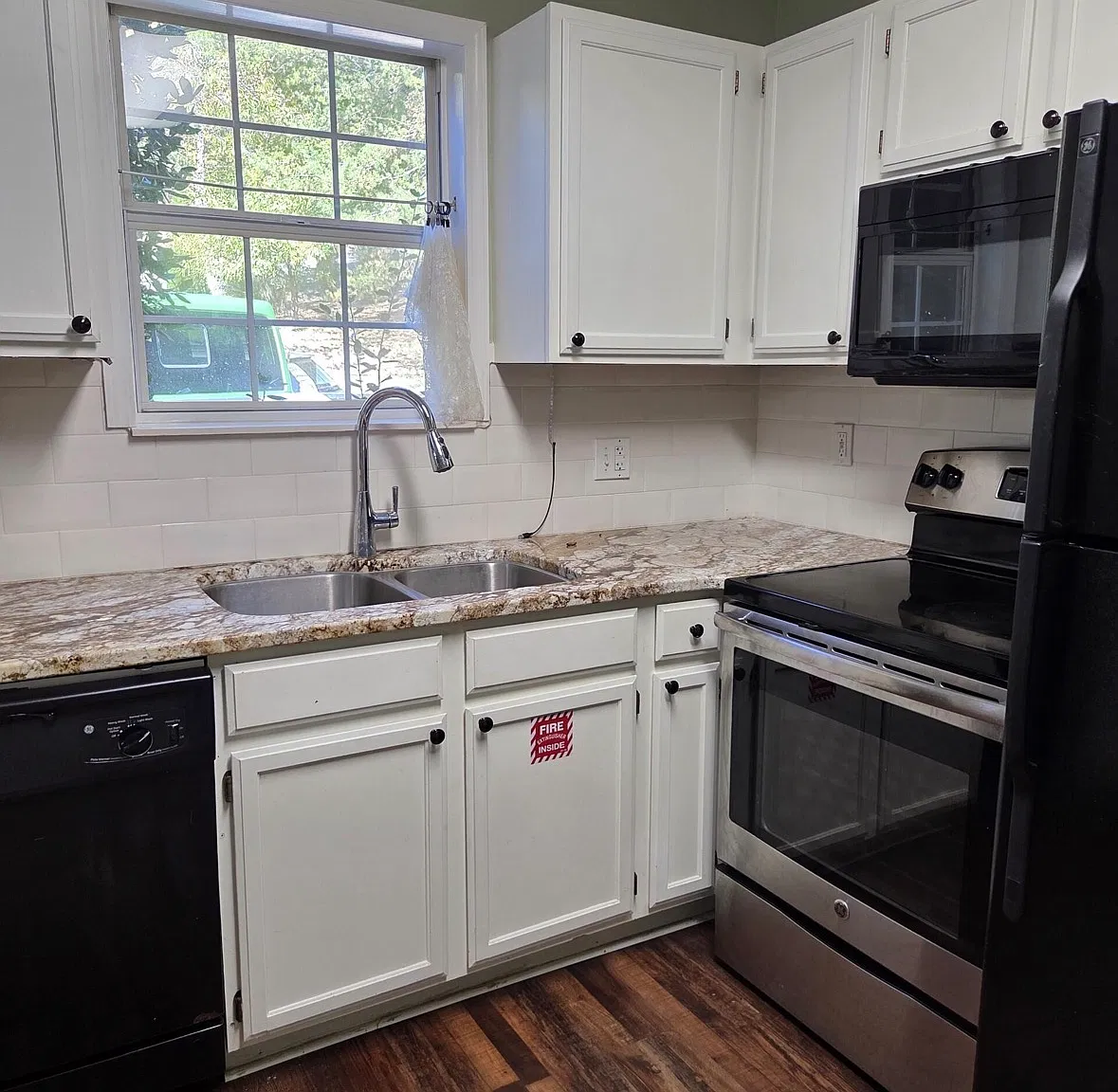 2 bed, 1000 sqft, $2,000 — Photo 2