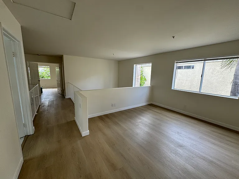 14300 Terra Bella St #1 — Photo 5