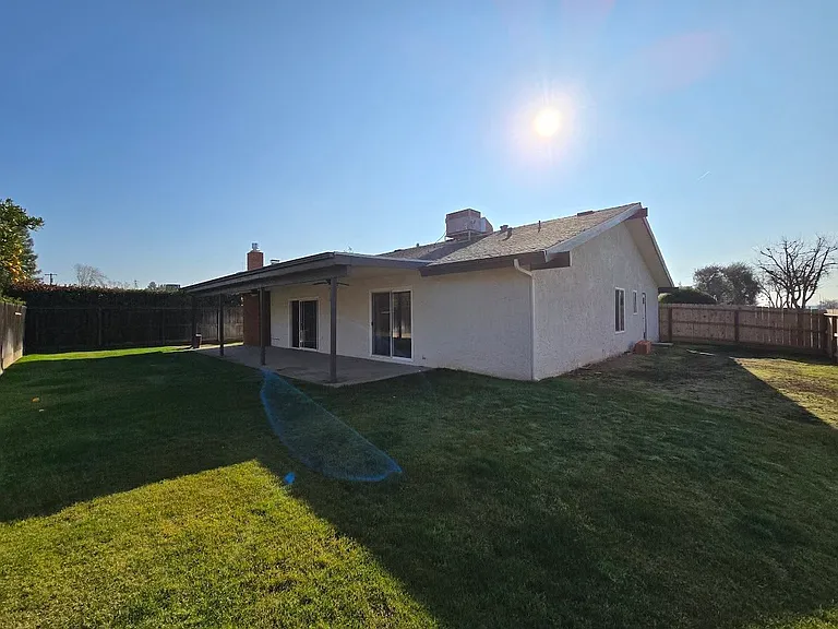 3012 E Los Altos Ave — Photo 41