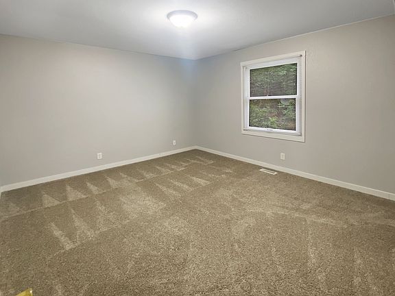 4th image of 2642-2648 Kragspough Ct #2646