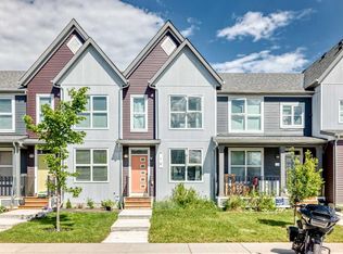 16 W Carringvue Way NW, Calgary, AB T3P1K8