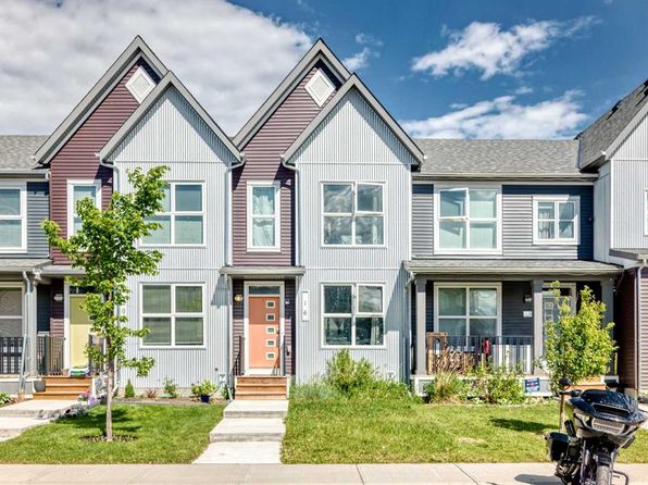 16 W Carringvue Way NW, Calgary, AB T3P 1K8