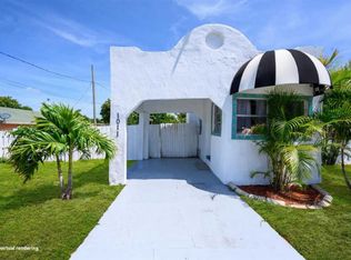 1011 W Lakewood Rd, West Palm Beach, FL 33405