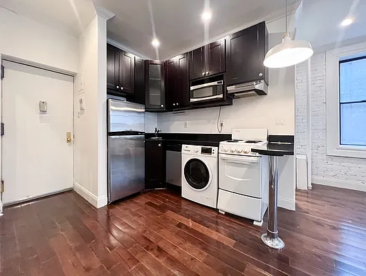 Rented by Kahen Properties | media 20