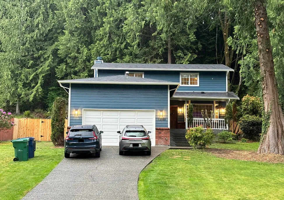 4 bed, 2.5 bath, 1932 sqft, $3,500 — Photo 1