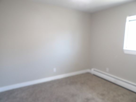5th image of 1120 Holland Park Blvd APT 2