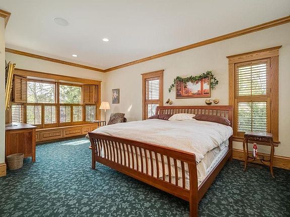 5th image of 3825 Upton Ave S