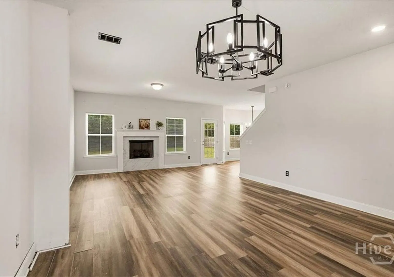 870 Meloney Drive — Photo 4