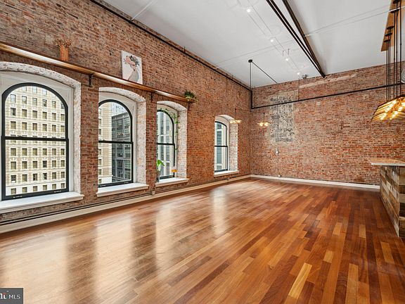 4th image of 105 S 12th St APT 500