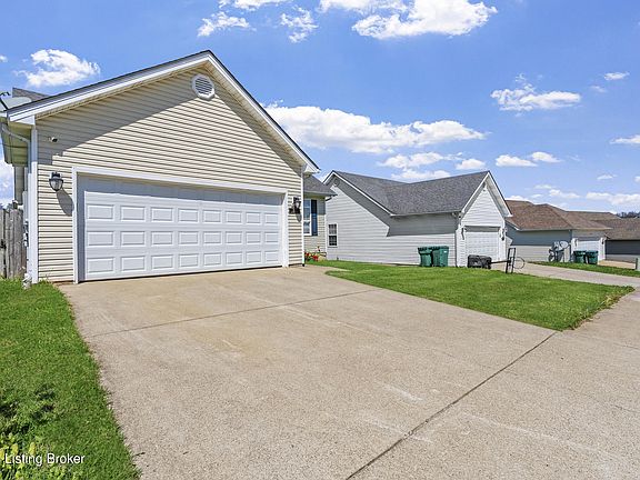 4th image of 103 Holiday Ct
