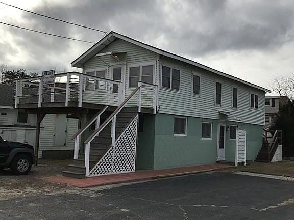 3rd image of 387 N End Blvd #2