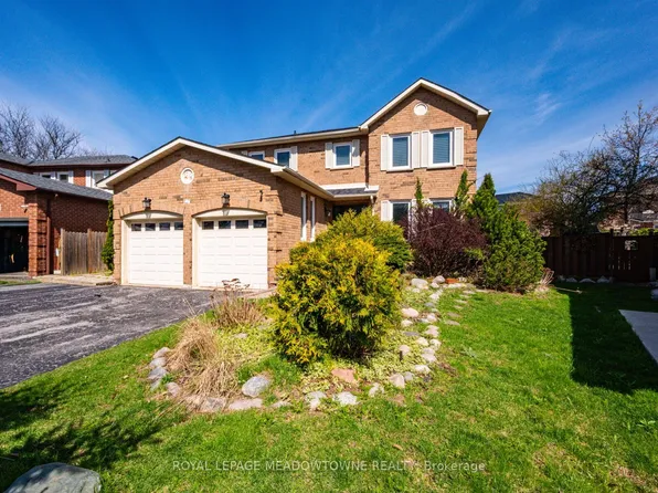 16 Cox Cres, Brampton, ON L6X 3H1