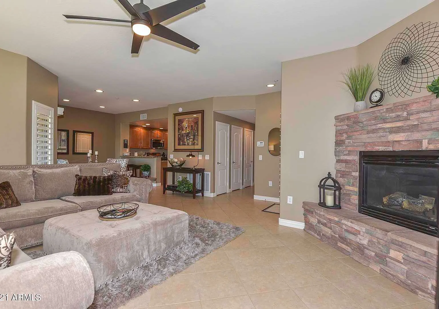 2 bed, 1408 sqft, $5,300 — Photo 2