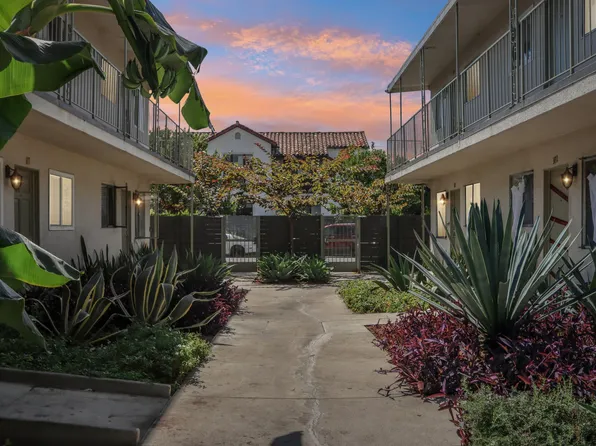 Charming Courtyard Apartments in West Adams Secure, Walkable & Centrally Located