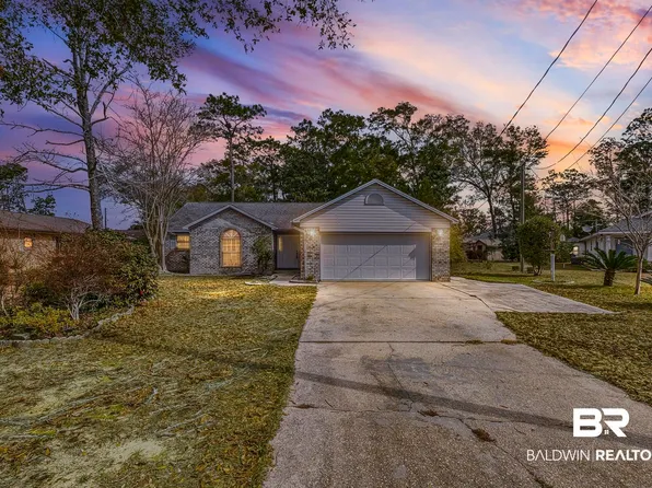 2776 Santa Rosa Cir, Lillian, AL 36549