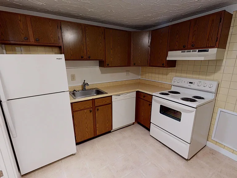 59 Pleasant St #101 — Photo 3