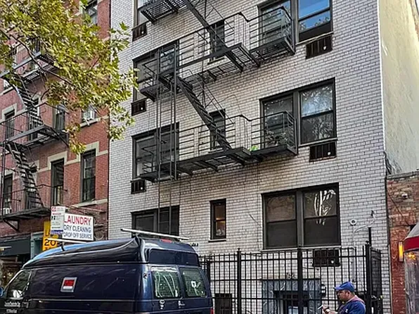 32 Cornelia Street image 11 of 13