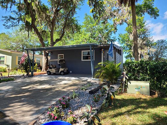 3rd image of 10917 Whispering Oaks Cir