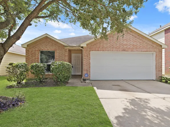 1907 Wooded Acres Dr, Humble, TX 77396