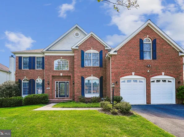 25765 Howerton Dr, Chantilly, VA 20152