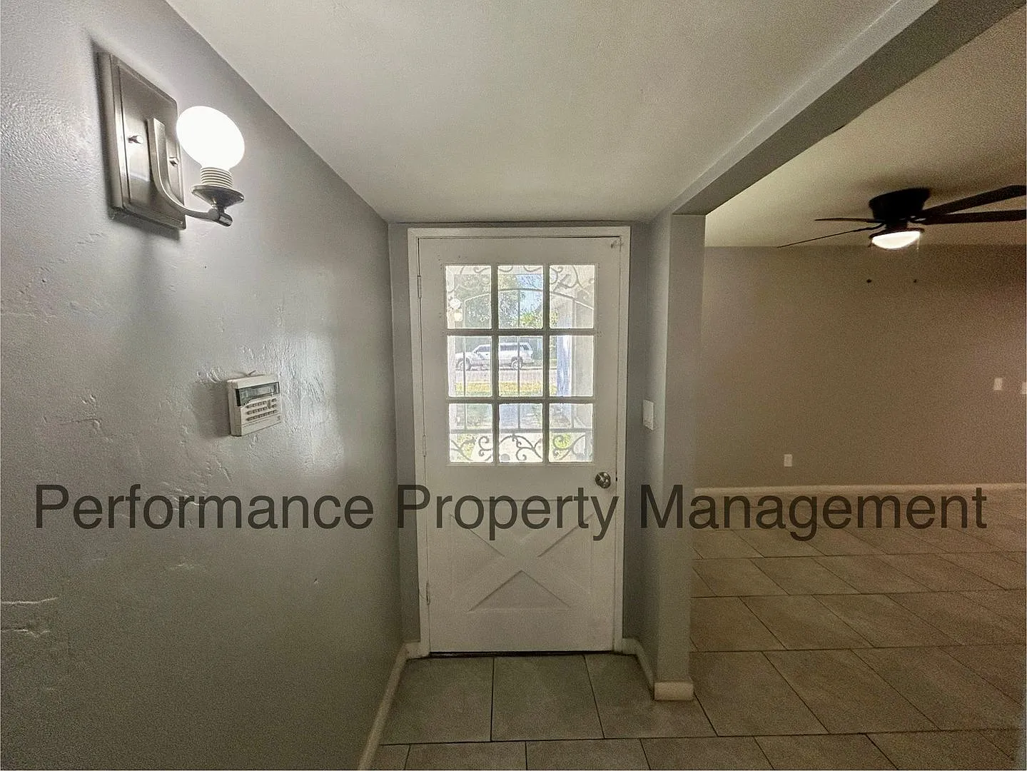 3 Bed/2 Bath SE Bakersfield Home w/ RBP & $0 Deposit Option — Photo 2