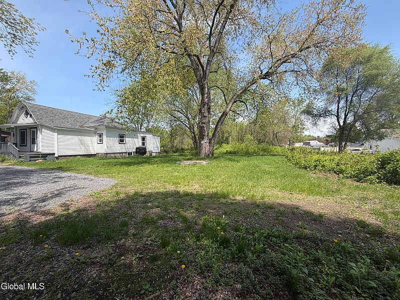 2nd image of 213 Sherman Avenue