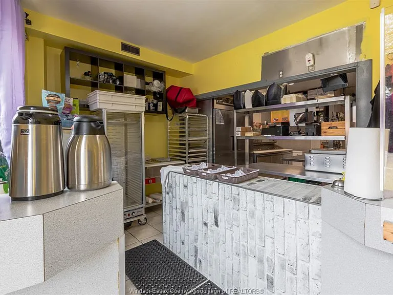 2981 Longfellow Ave — Photo 4