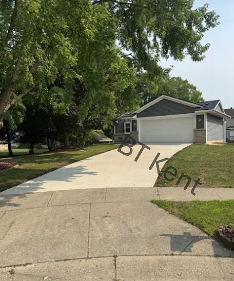 2146 Gingerwood Ct SE — Photo 2