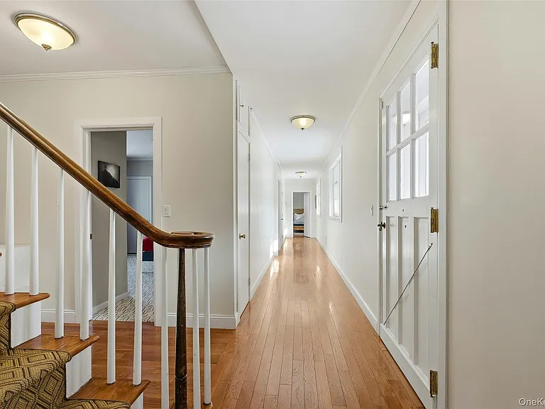 74 Peacock Ln — Photo 9