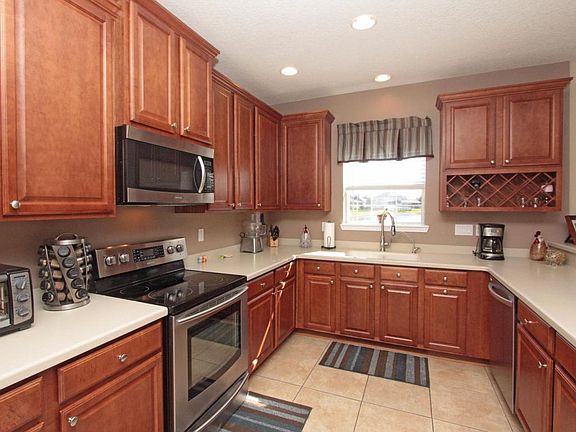 5th image of 3521 Old Village Dr