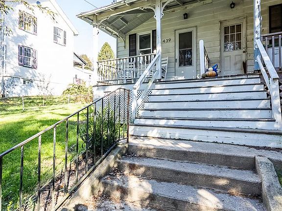 2nd image of 439 Rosemont Ave