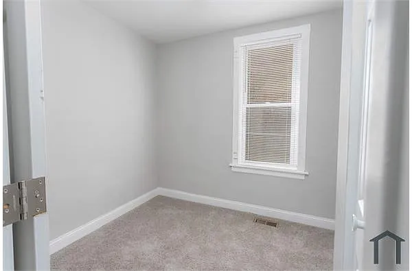 Building Photo - 8632 S Escanaba Ave #1