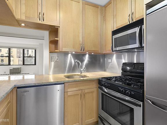 3rd image of 210 E 15th St APT 10L