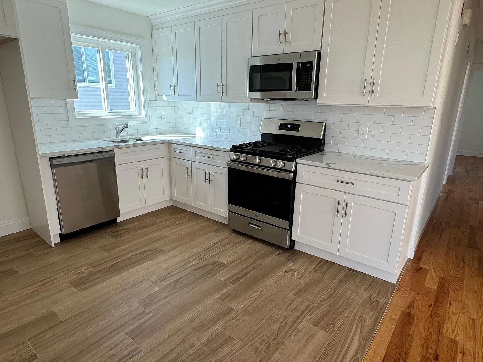 873 Sinclair Ave — Photo 4