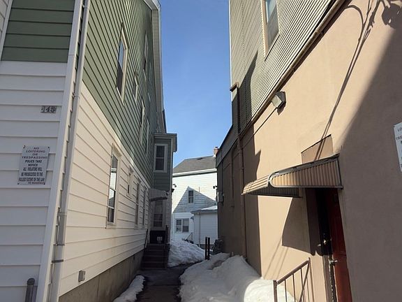 4th image of 1155-1157 Pleasant St